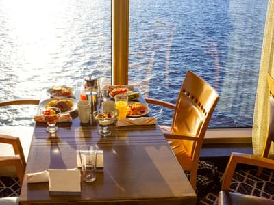 Mega Yacht Dinner Cruise: VIP Ticket